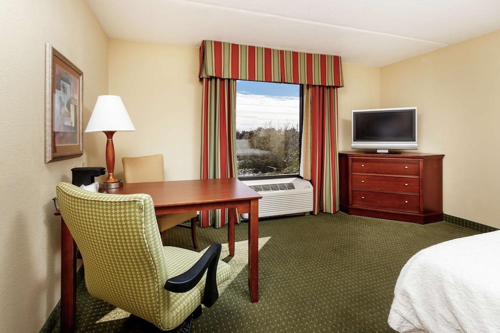 Hampton Inn & Suites Наварра Екстер'єр фото
