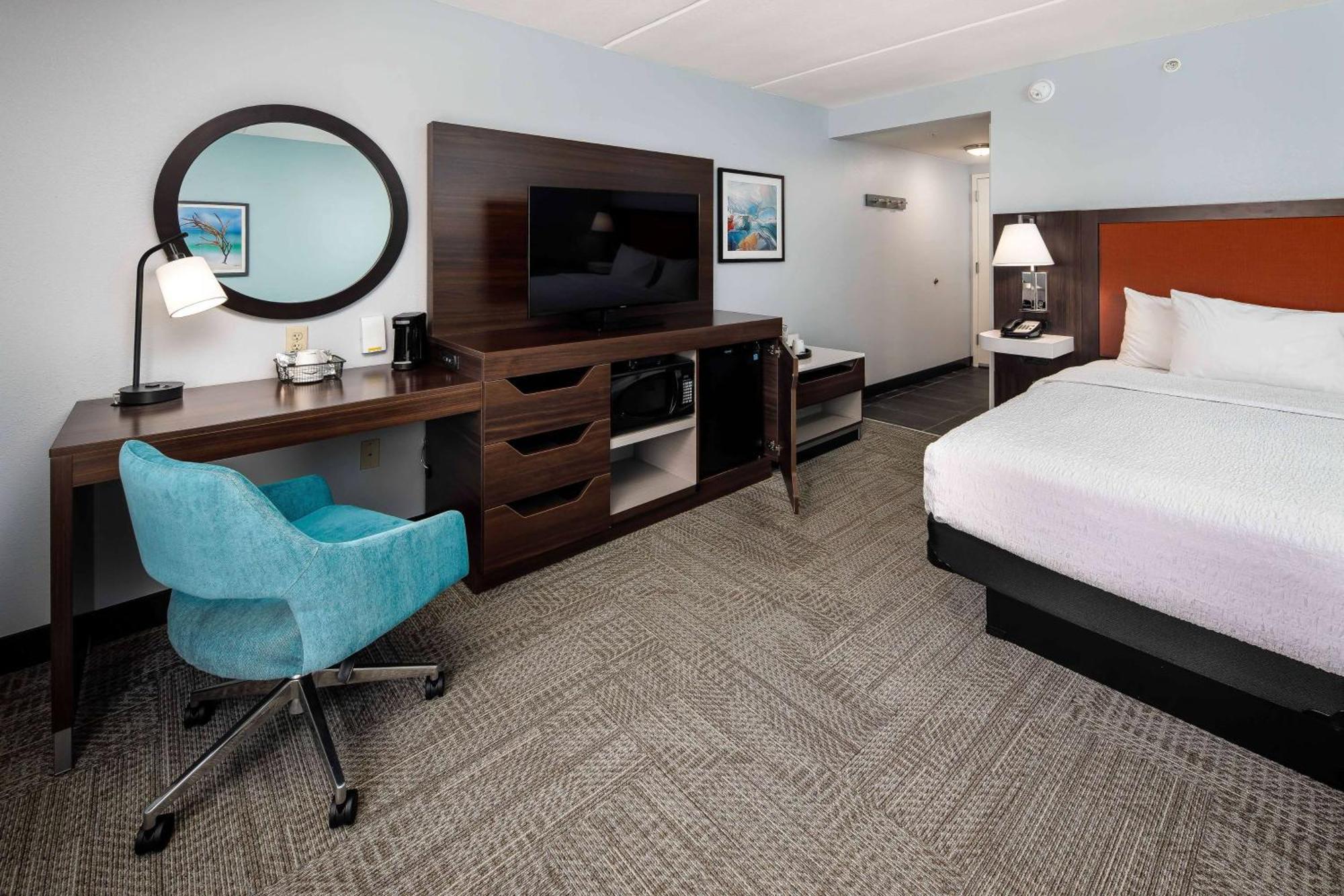 Hampton Inn & Suites Наварра Екстер'єр фото