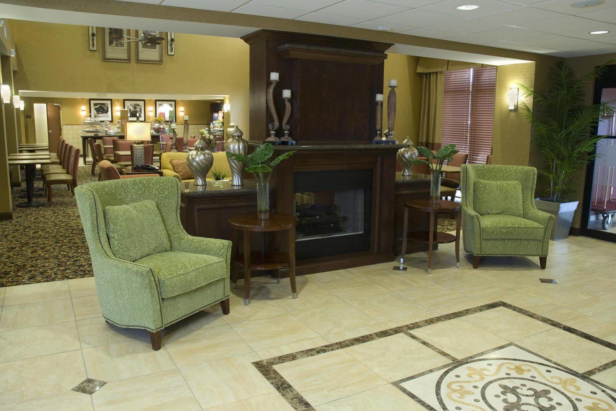 Hampton Inn & Suites Наварра Екстер'єр фото